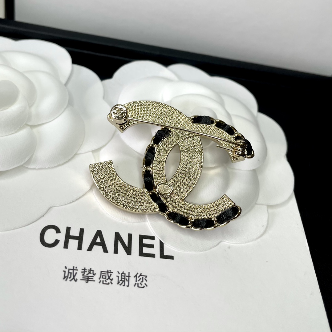 Chanel Brooch Pearl
