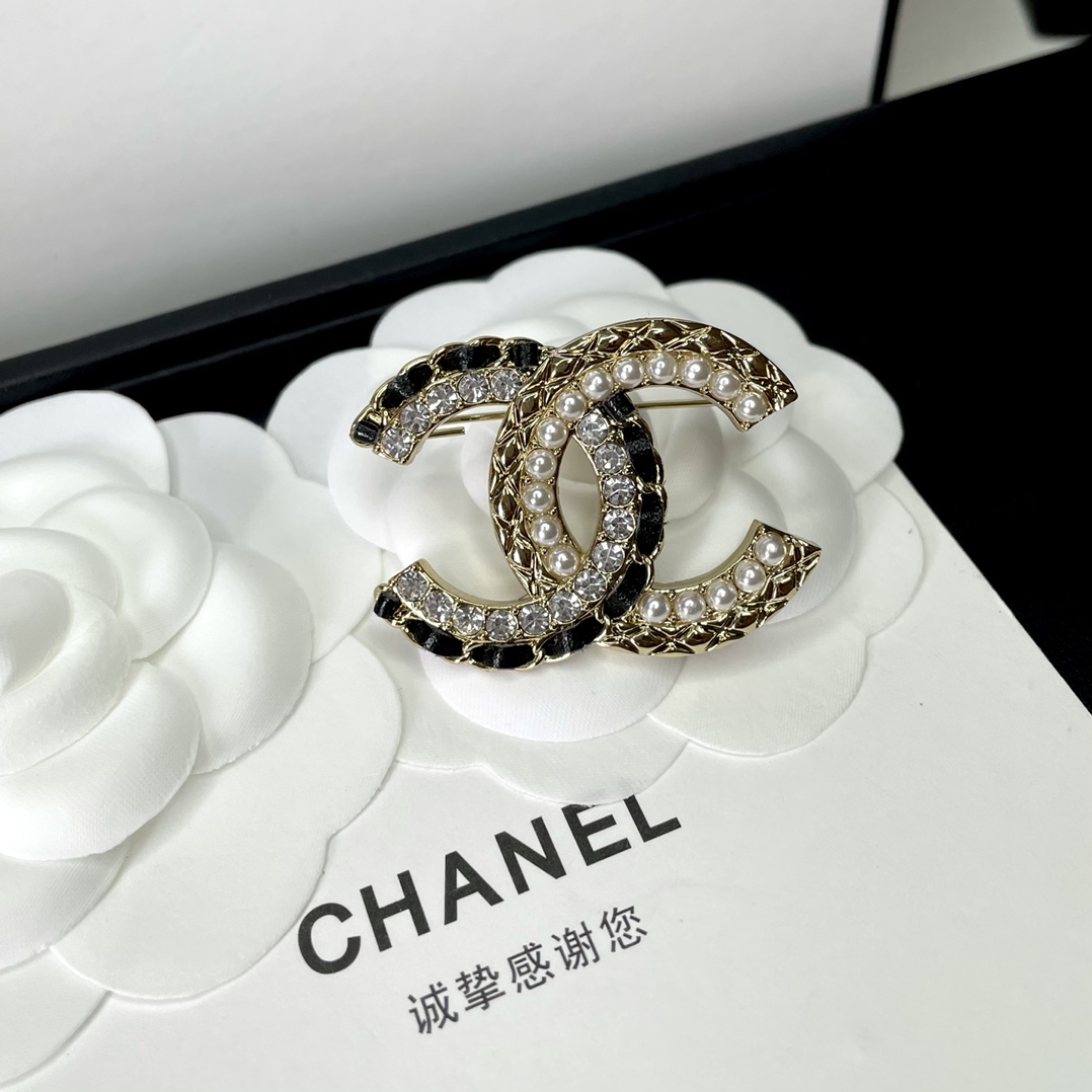 Chanel Brooch Pearl
