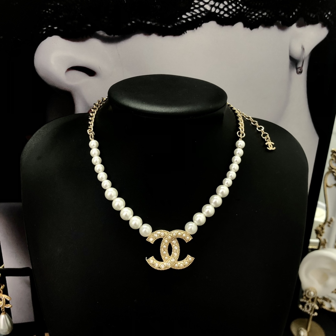 Chanel Necklace Pearl