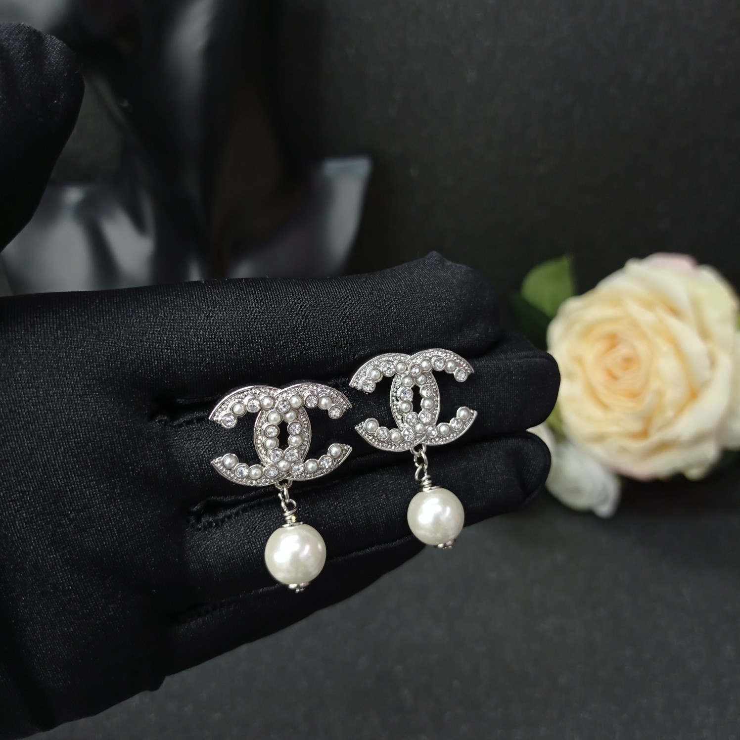 Chanel Earrings Pearl