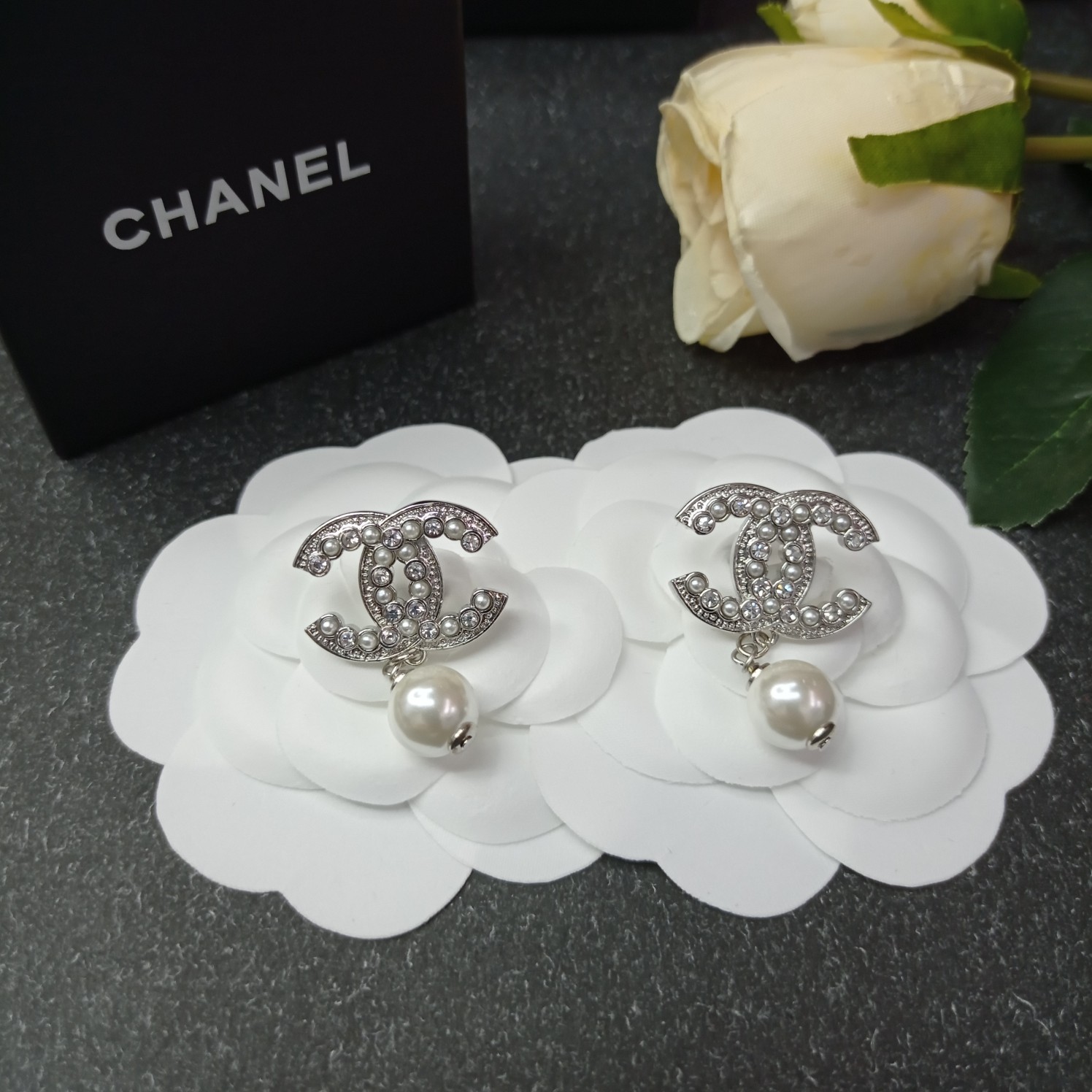 Chanel Earrings Pearl