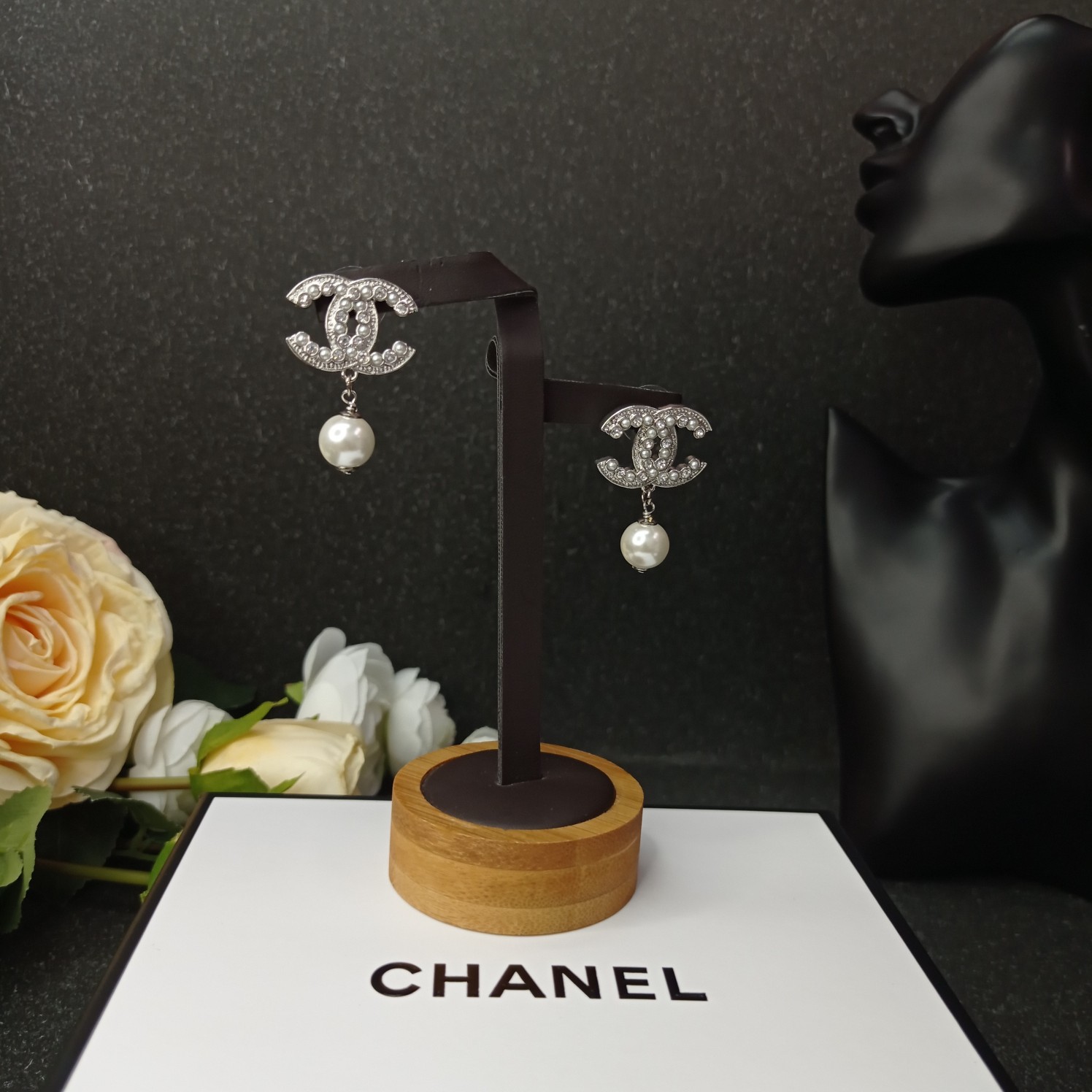 Chanel Earrings Pearl