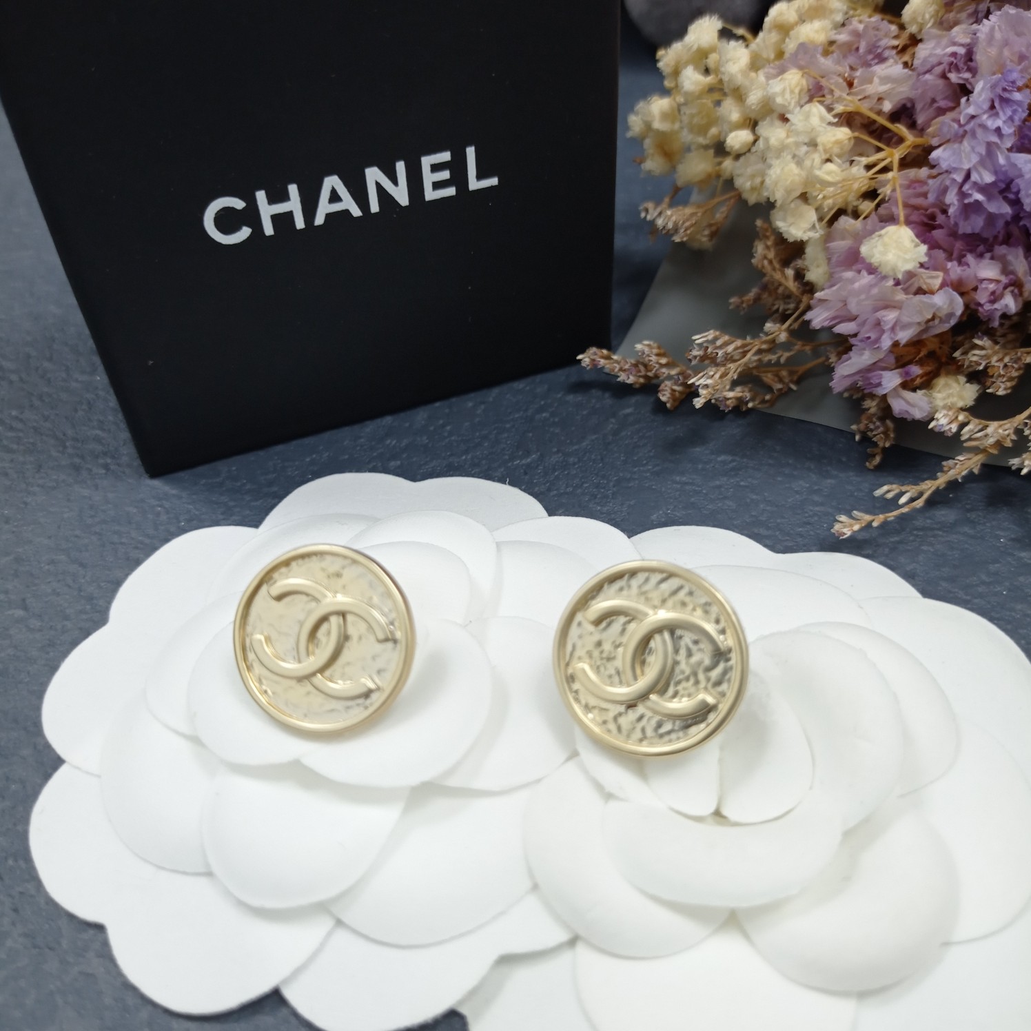 Chanel Earrings Gold