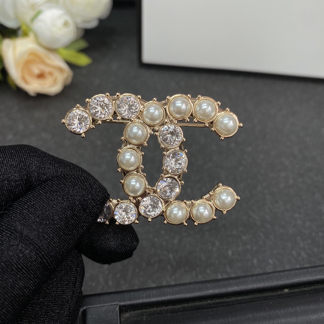 Chanel Brooch Pearl