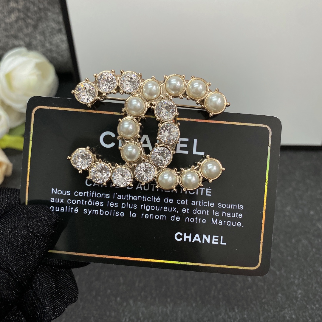 Chanel Brooch Pearl