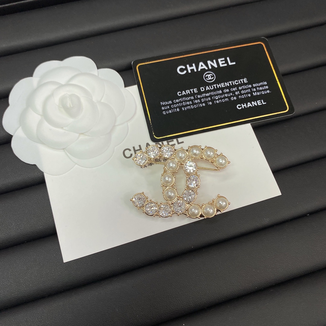 Chanel Brooch Pearl