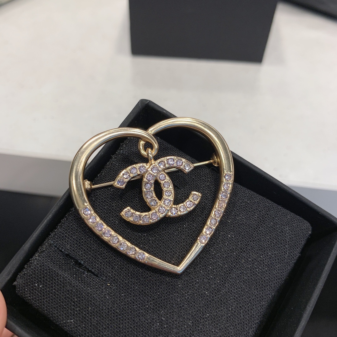 Chanel Brooch L