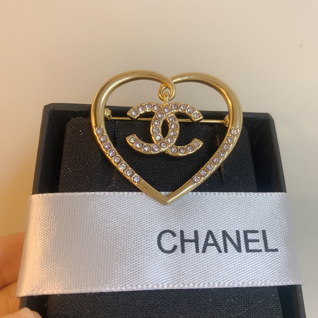 Chanel Brooch L