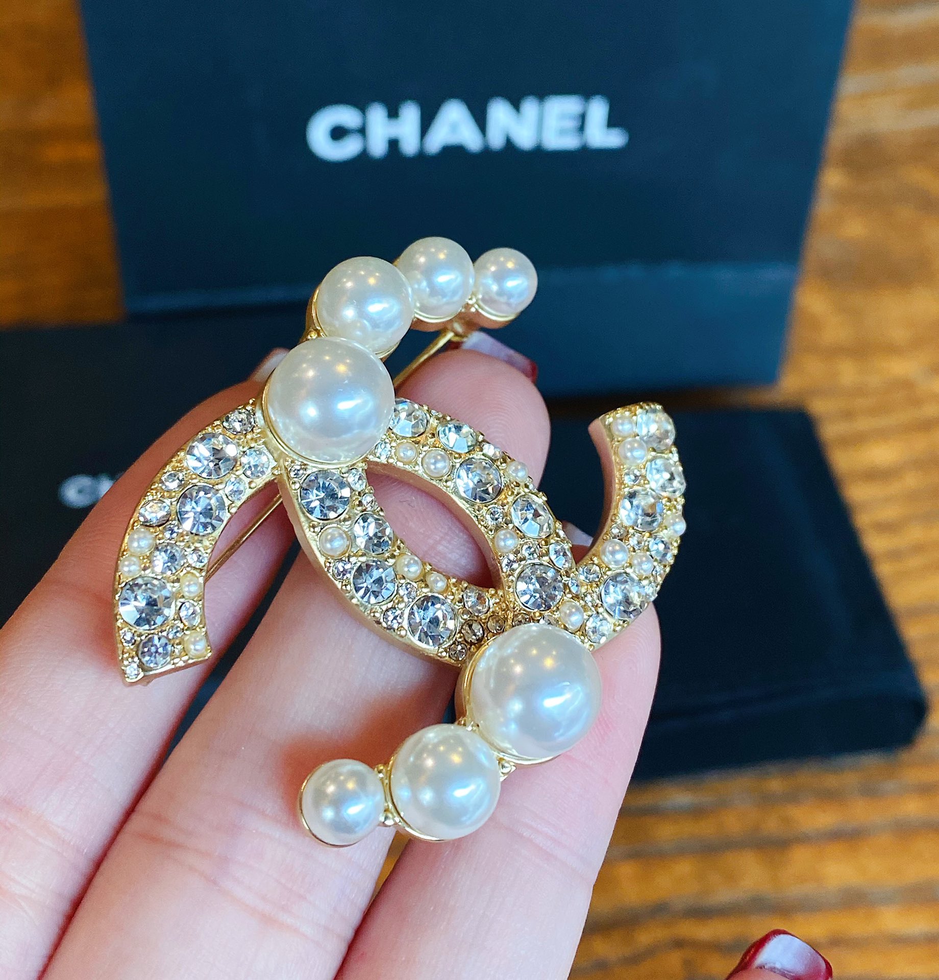 Chanel Brooch Pearl Inlaid