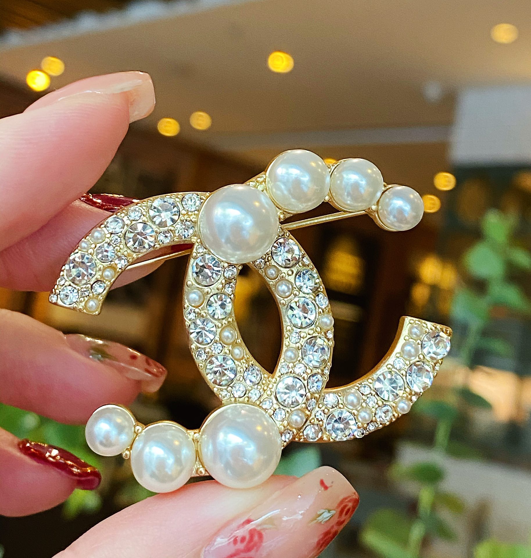 Chanel Brooch Pearl Inlaid