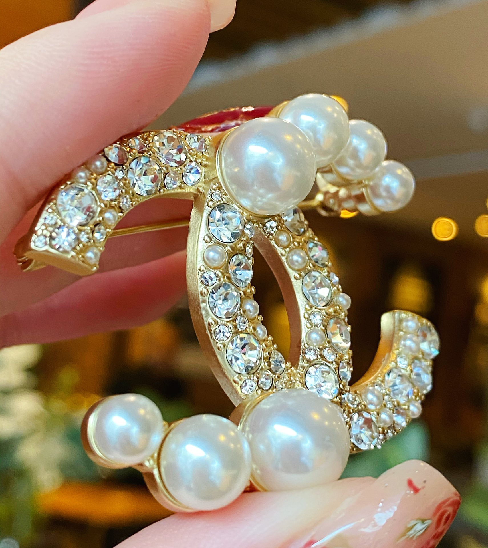Chanel Brooch Pearl Inlaid