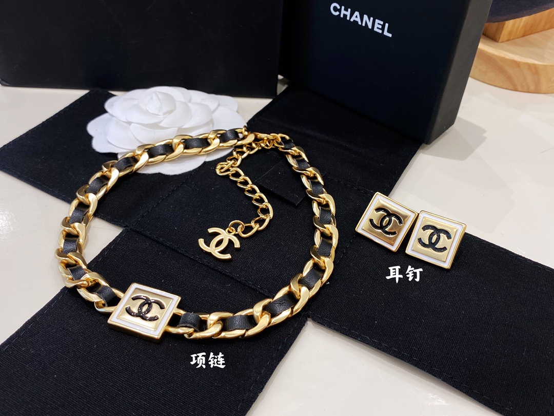 Chanel Earrings White