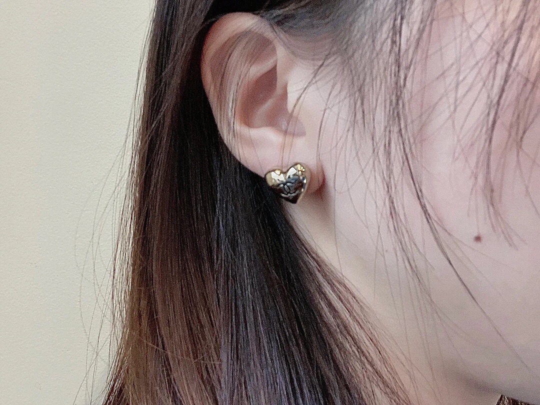 Chanel Earrings Gold