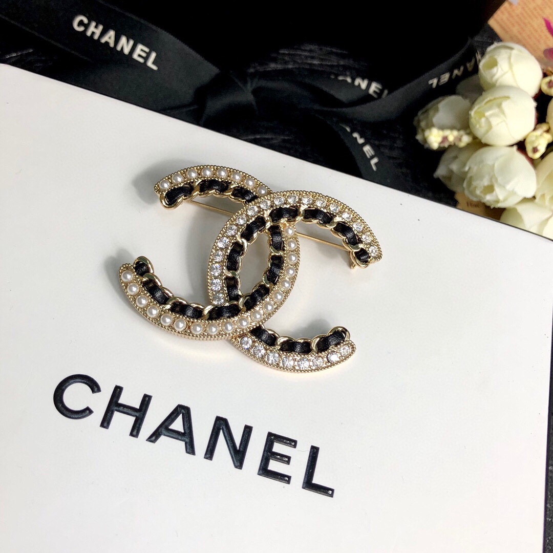 Chanel Brooch Pearl Black