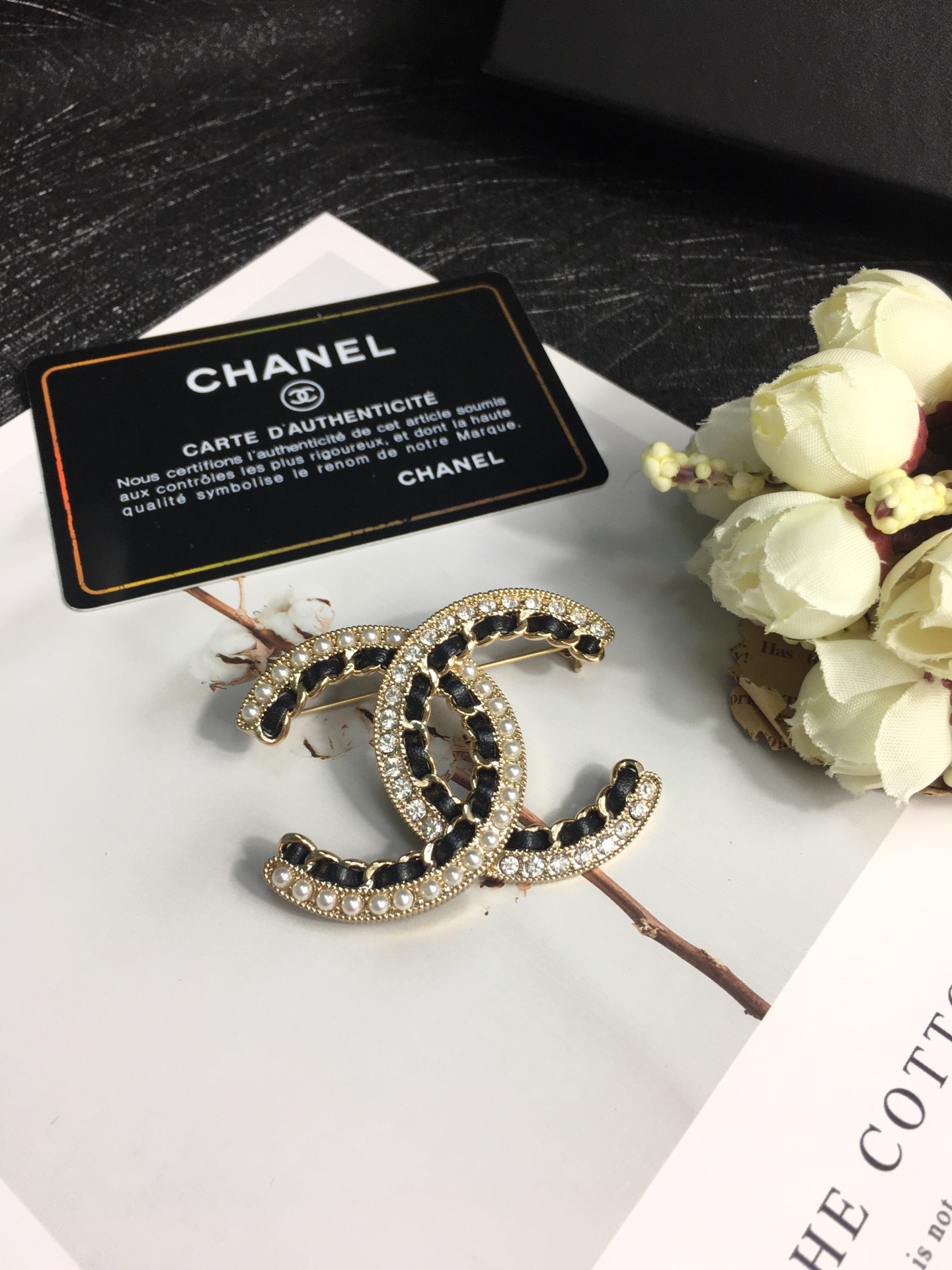Chanel Brooch Pearl Black