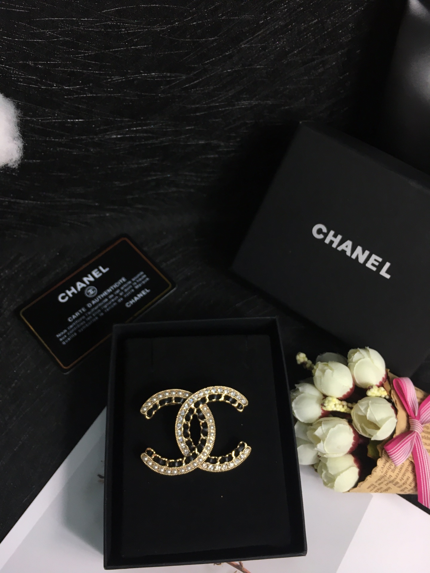 Chanel Brooch Pearl Black