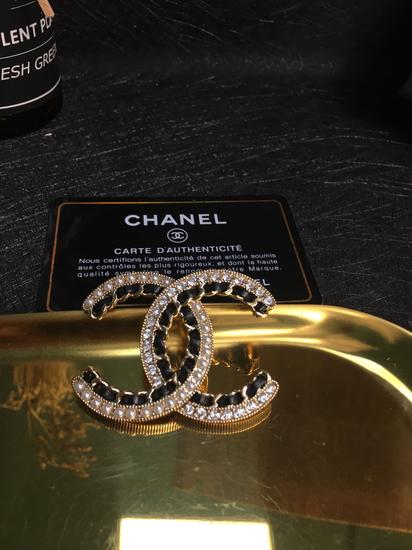 Chanel Brooch Pearl Black