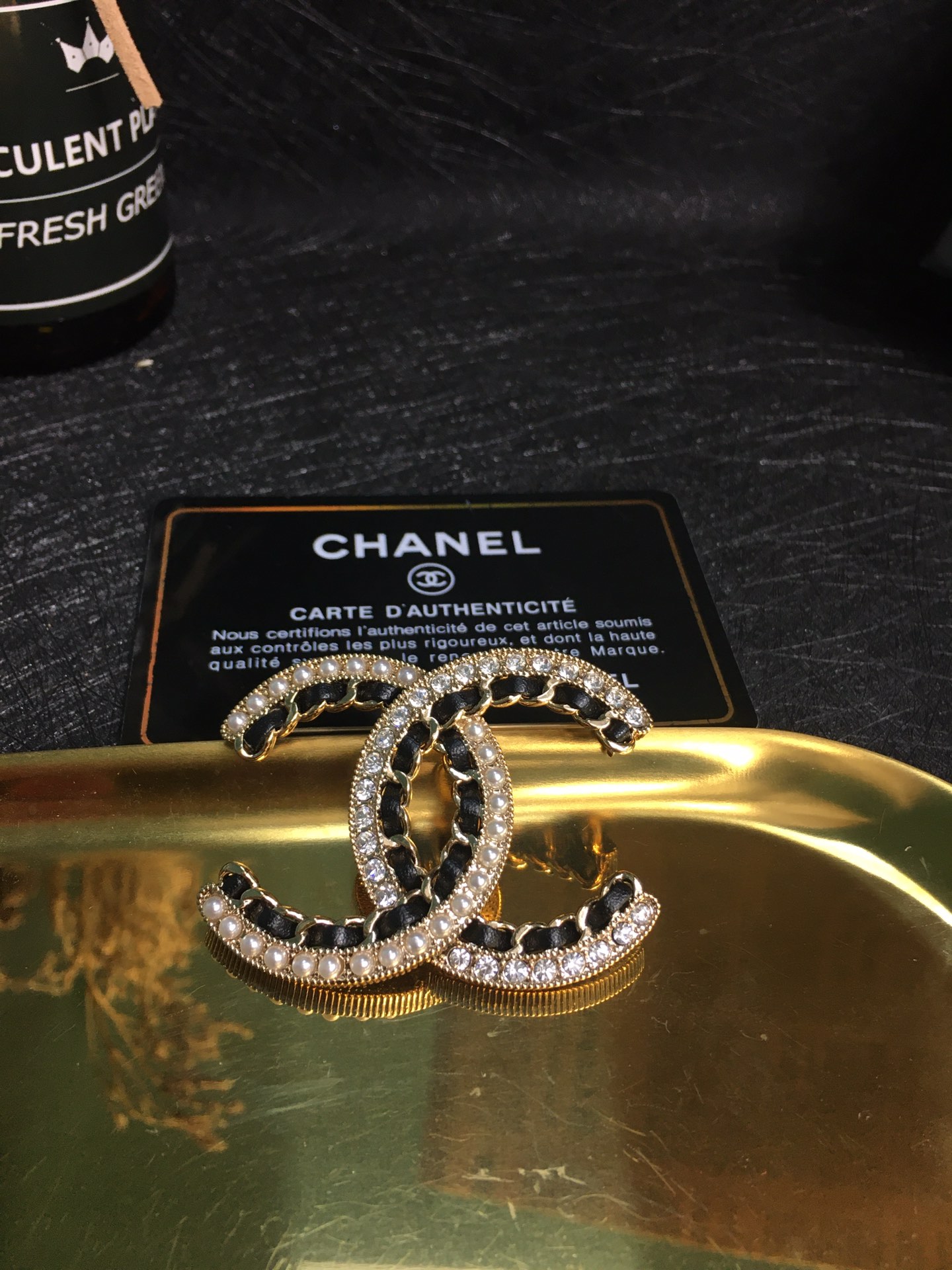 Chanel Brooch Pearl Black