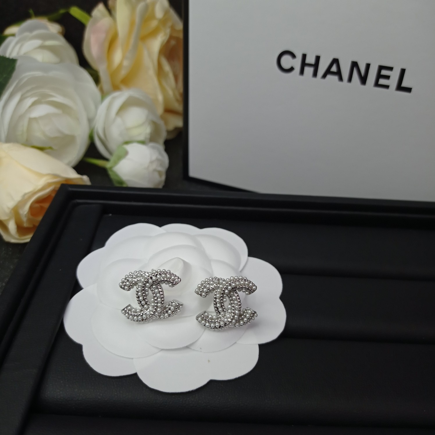 Chanel Earrings Pearl