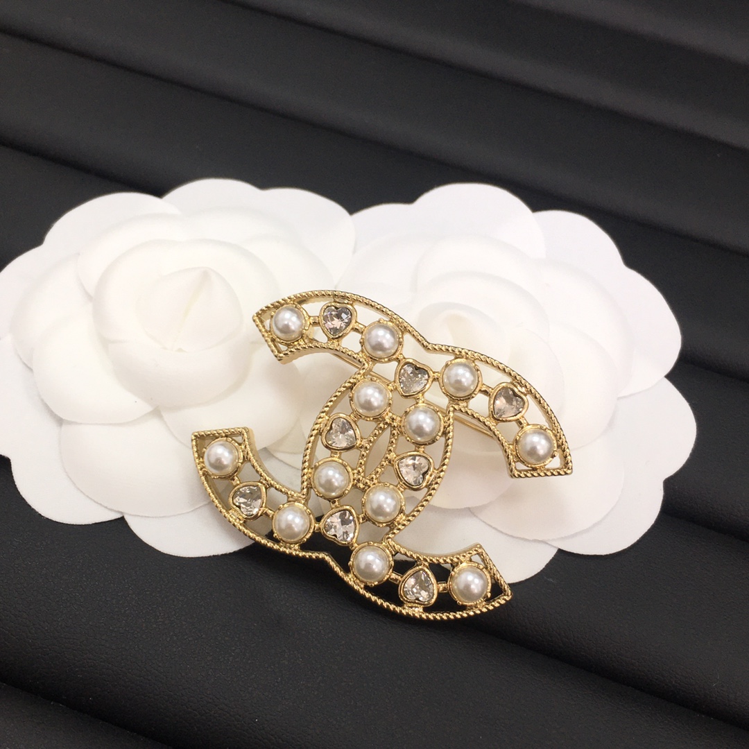 Chanel Brooch Pearl