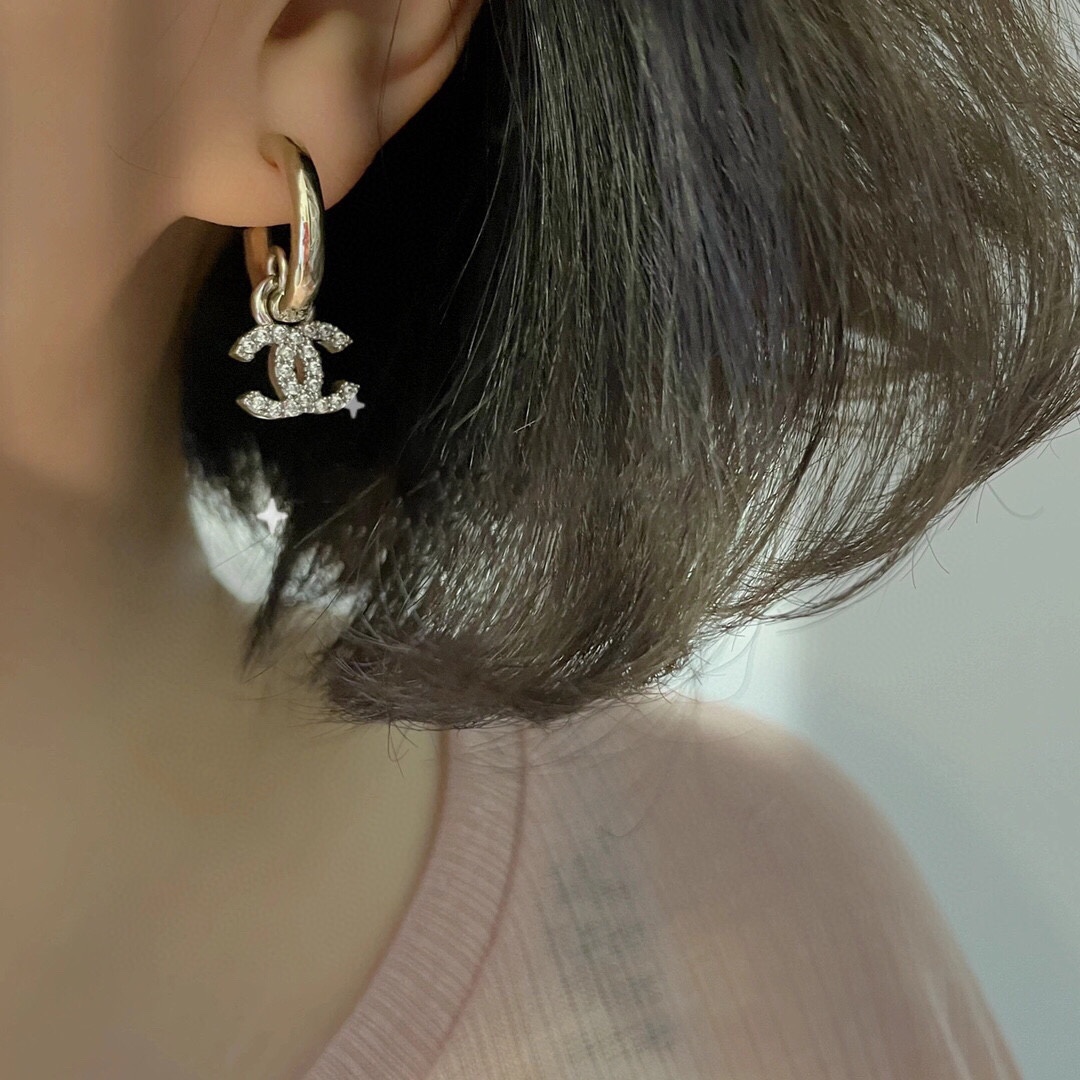 Chanel Earrings Gold