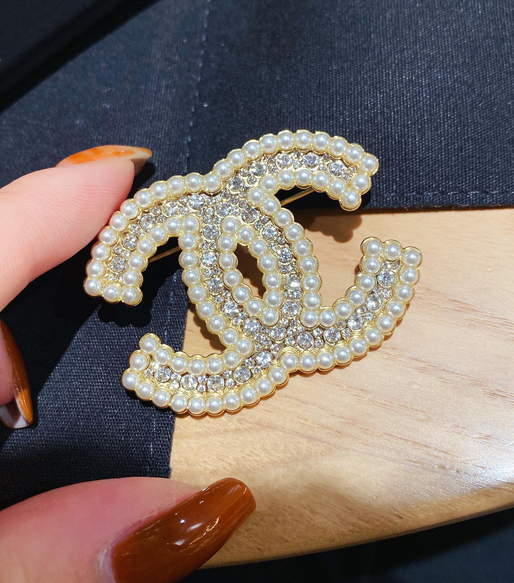Chanel Brooch Pearl