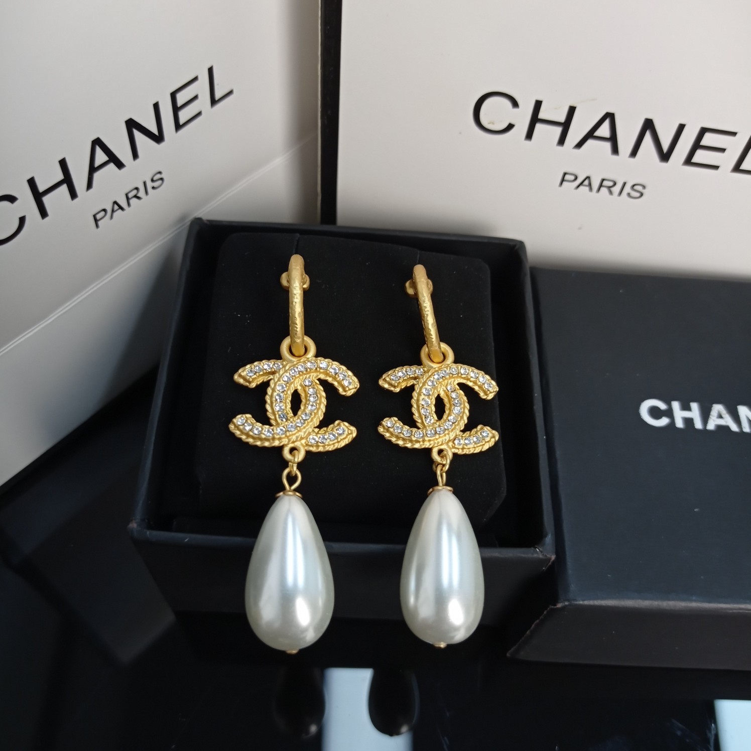 Chanel Earrings Pearl