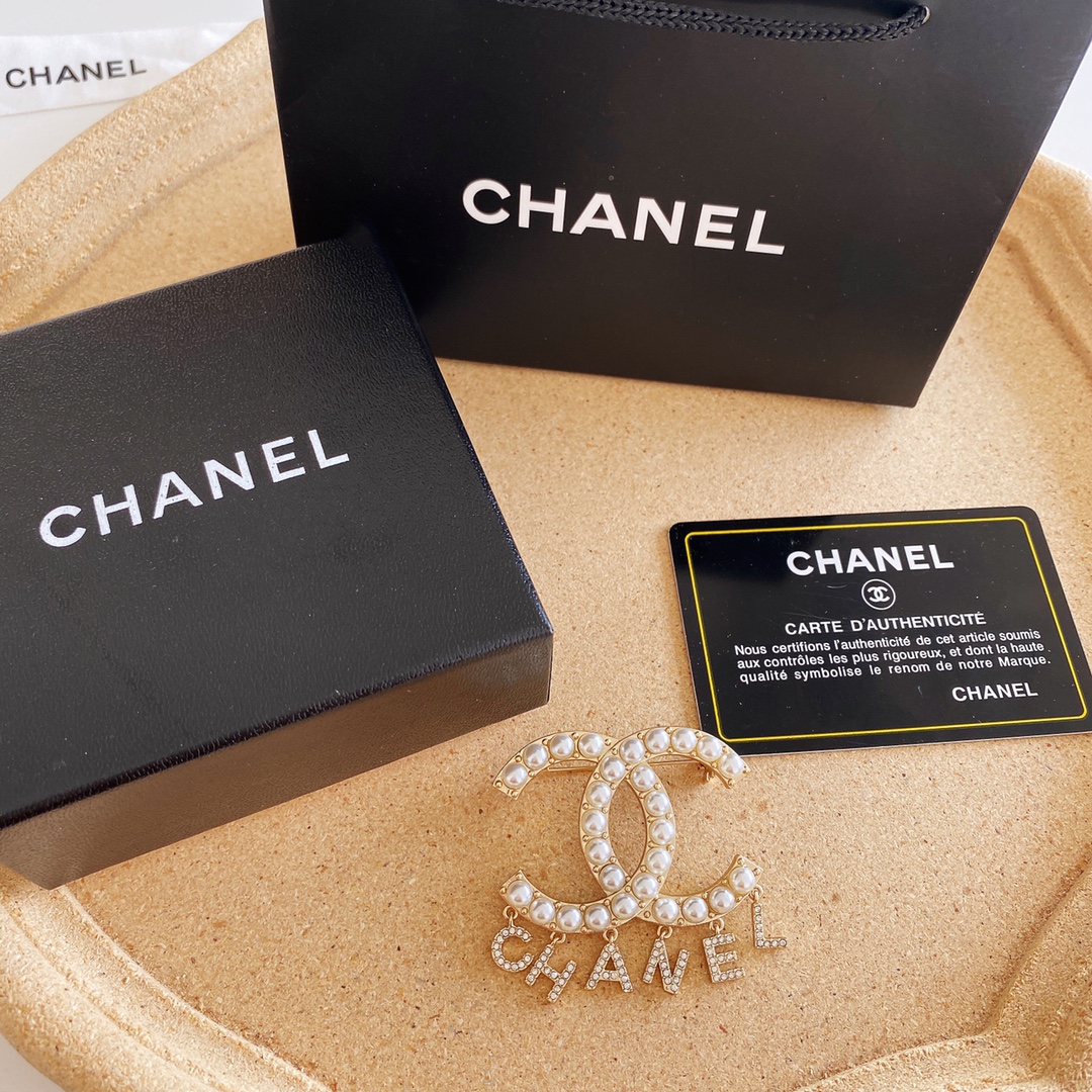 Chanel Brooch Inlaid