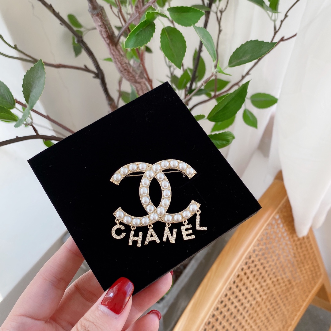 Chanel Brooch Inlaid