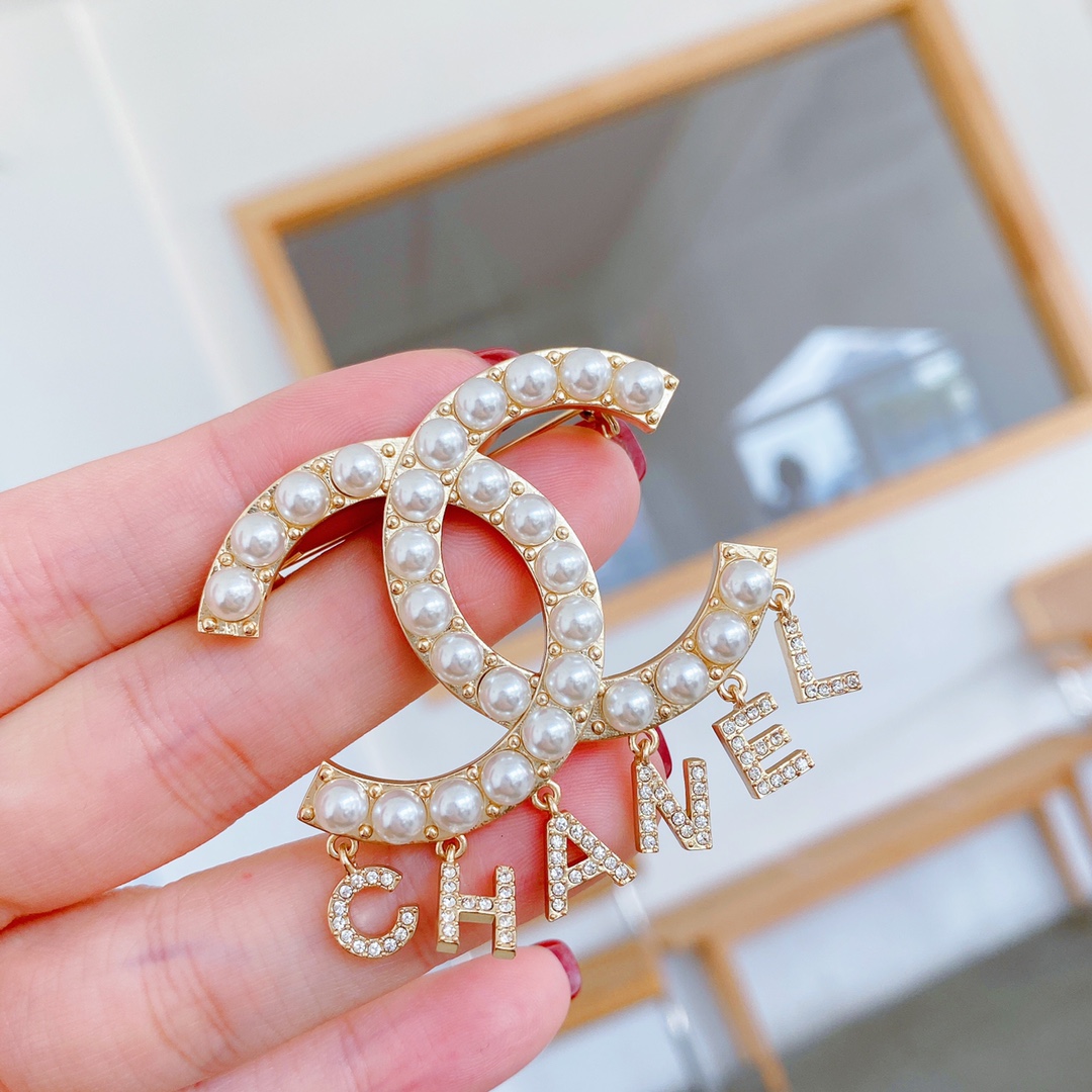 Chanel Brooch Inlaid