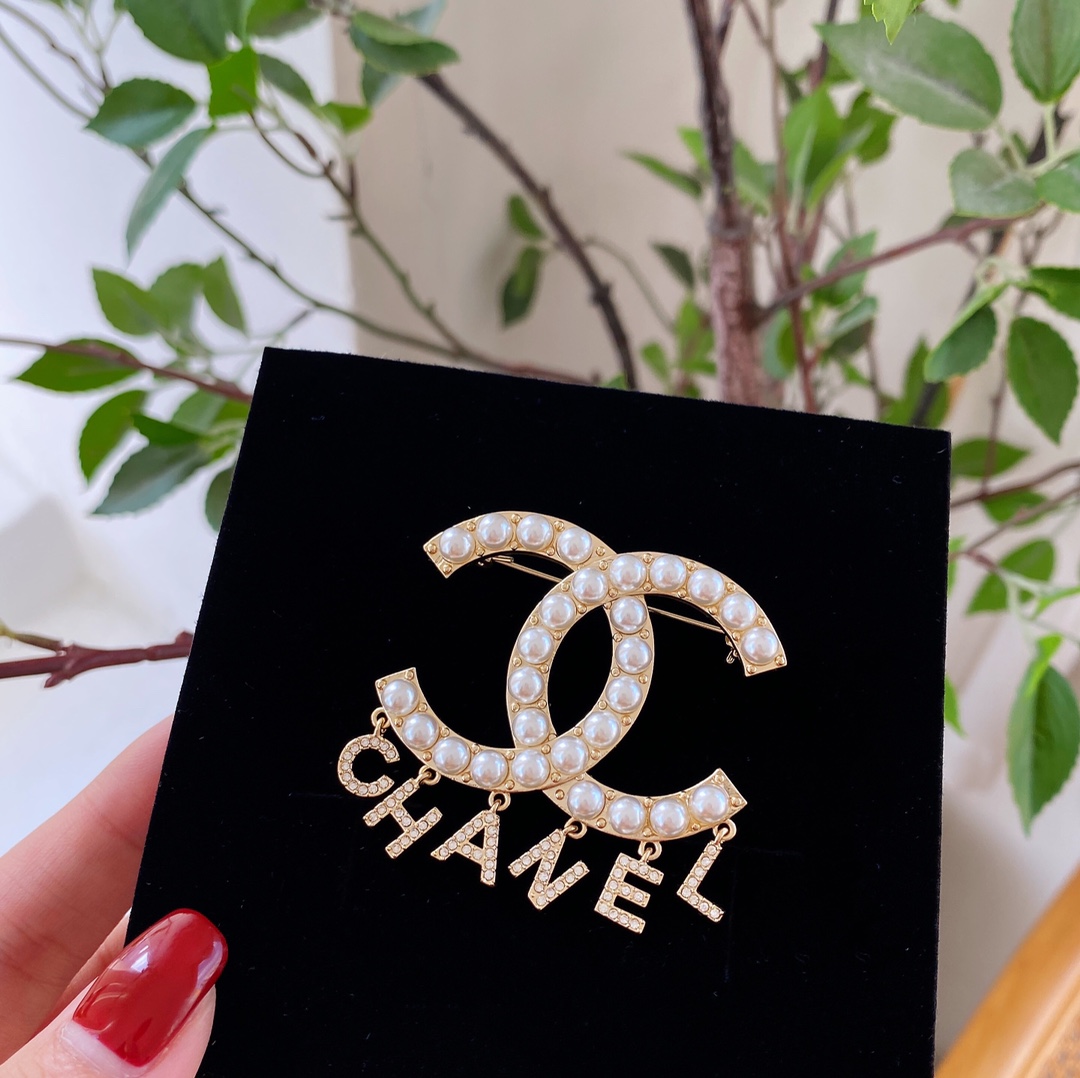 Chanel Brooch Inlaid