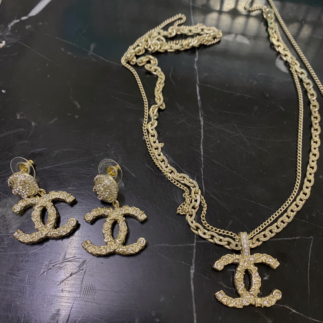 Chanel Necklace L