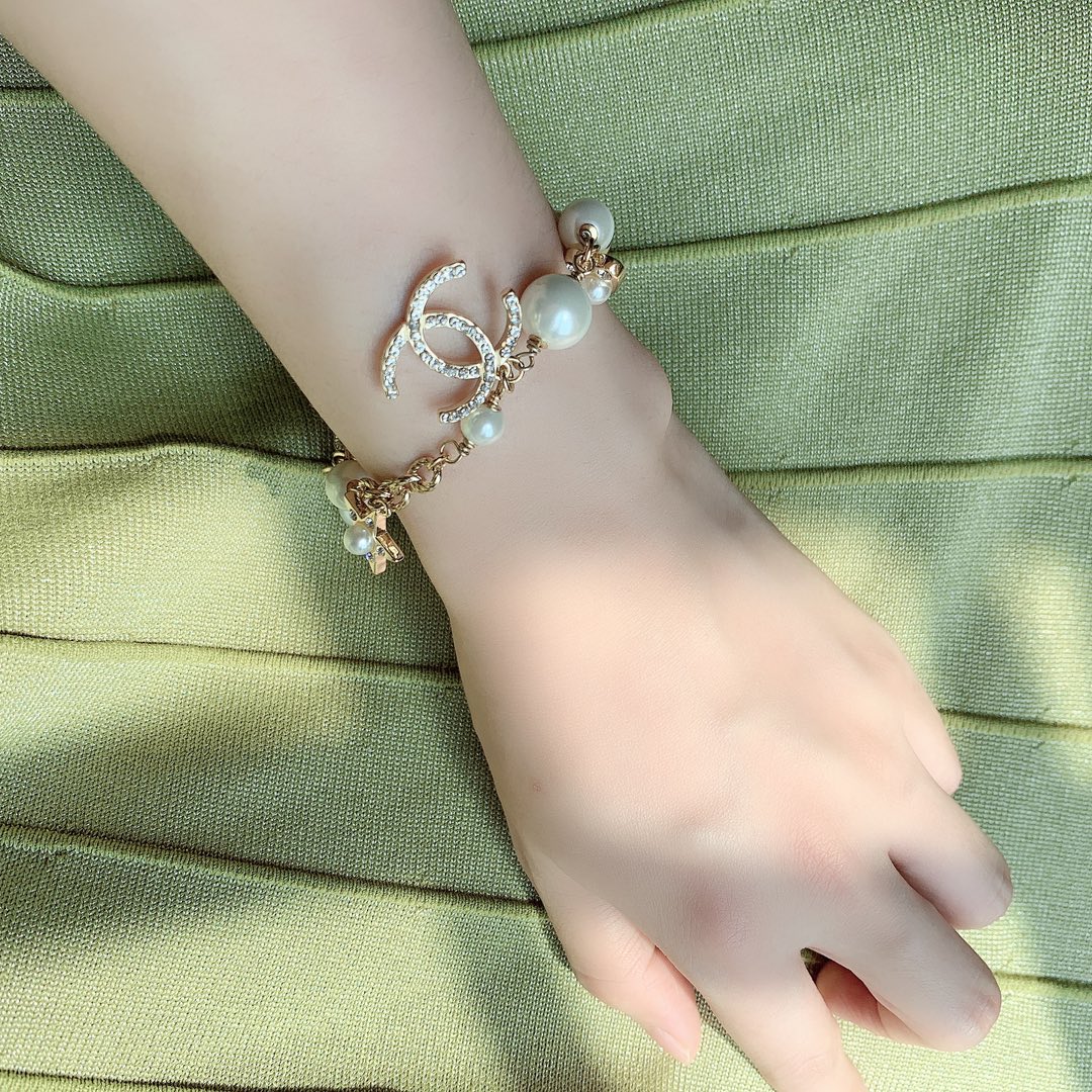 Chanel Bracelet Pearl L
