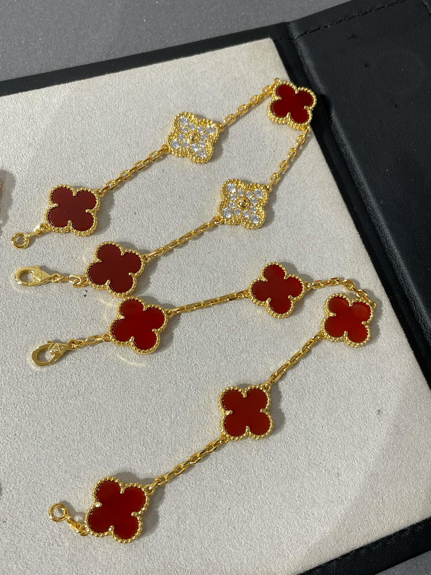 Van Cleef Arpels Basic Jewelry