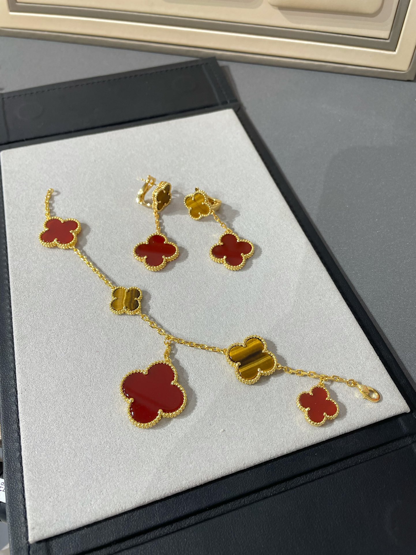 Van Cleef Arpels Necklace