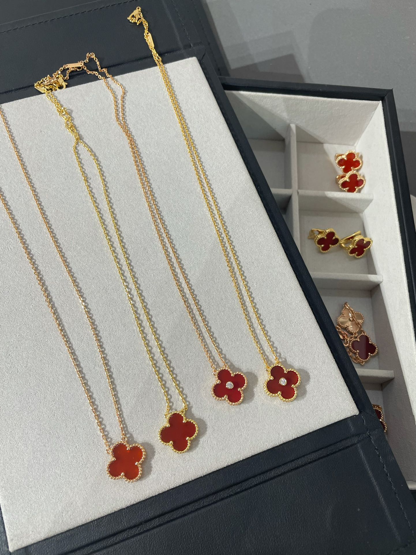 Van Cleef Arpels Basic Jewelry