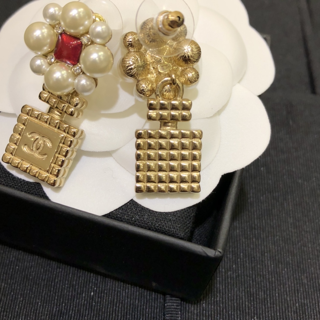 Chanel Earrings Pearl