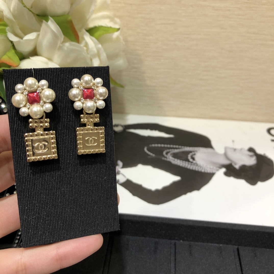 Chanel Earrings Pearl