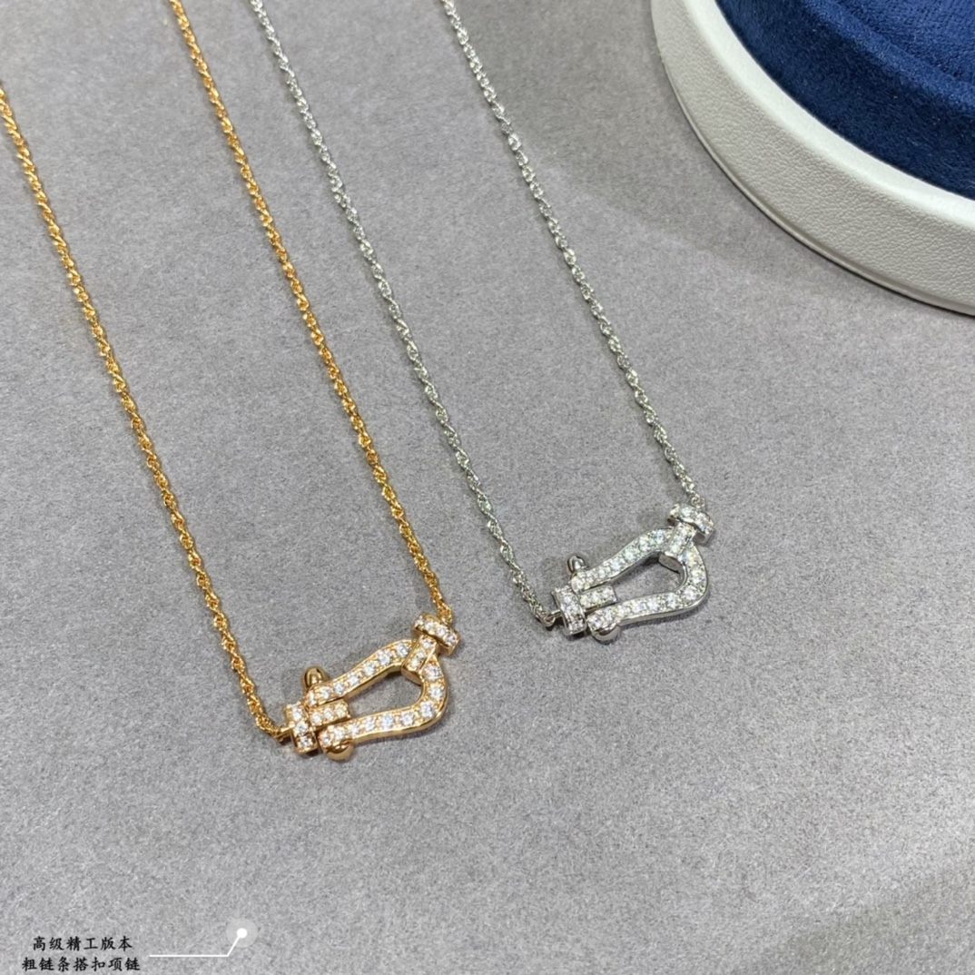 Fred Necklace Rose Gold