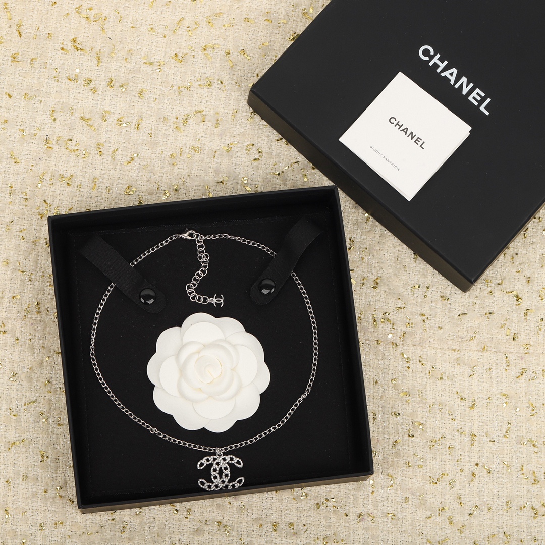 Chanel Necklace L