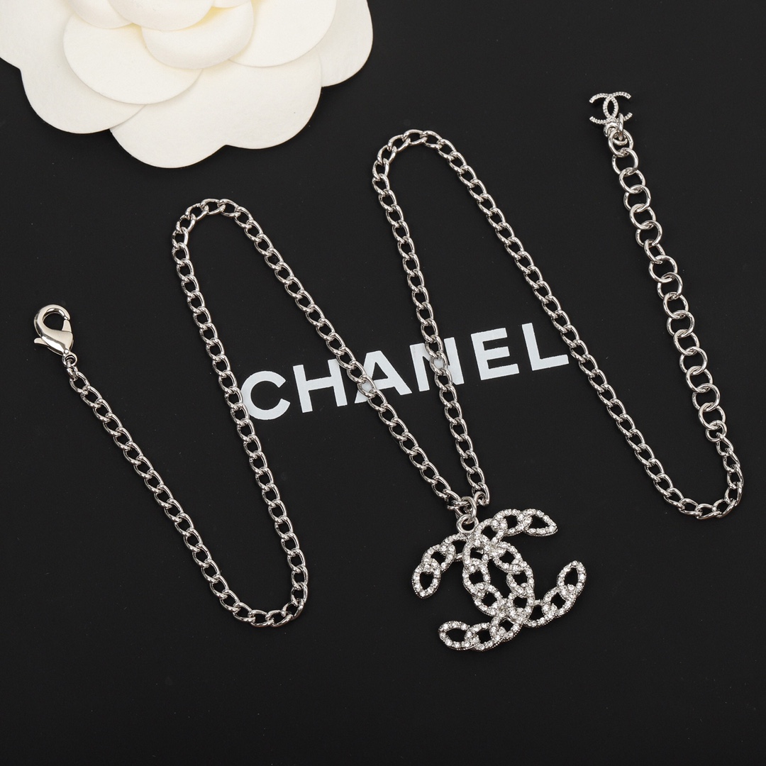 Chanel Necklace L