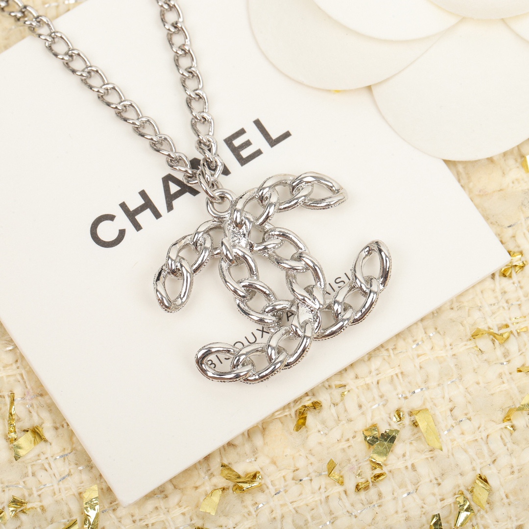 Chanel Necklace L