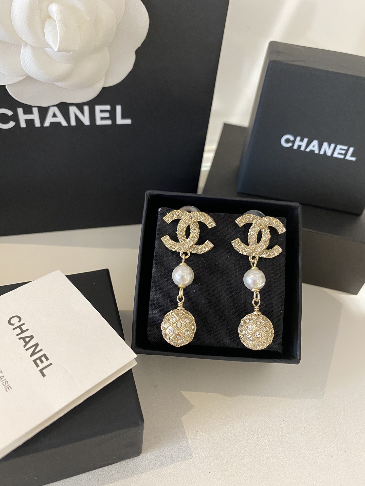 Chanel Basic Jewelry Pearl Inlaid