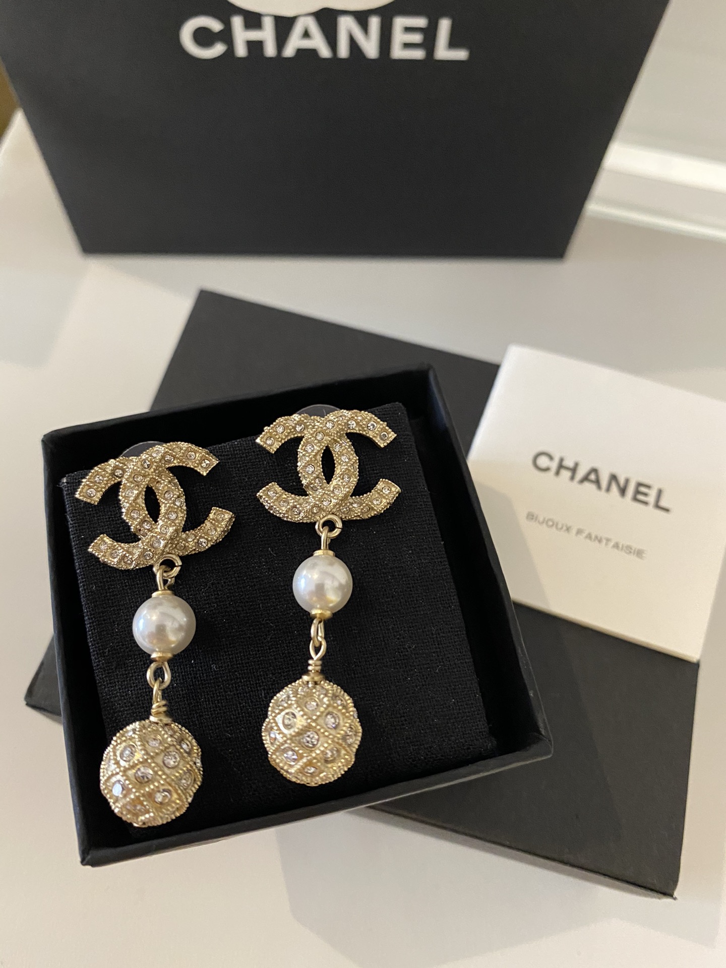 Chanel Basic Jewelry Pearl Inlaid