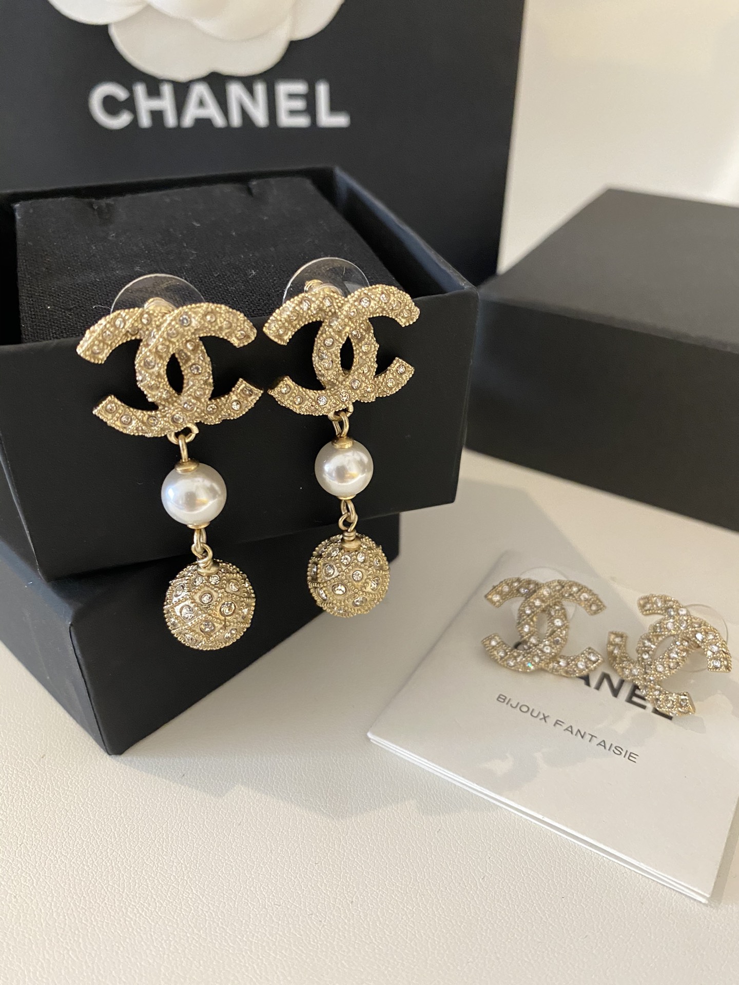 Chanel Basic Jewelry Pearl Inlaid