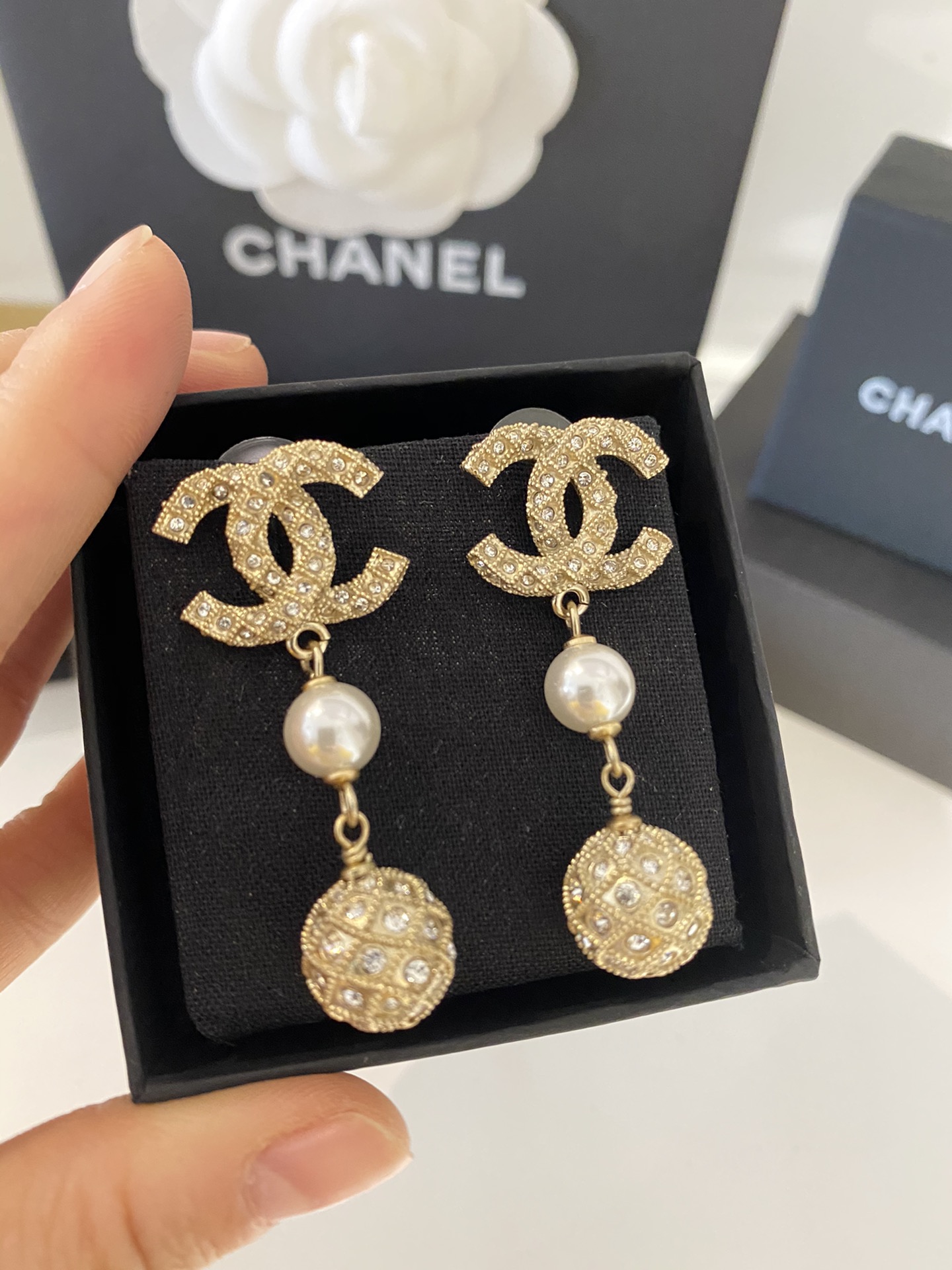 Chanel Basic Jewelry Pearl Inlaid
