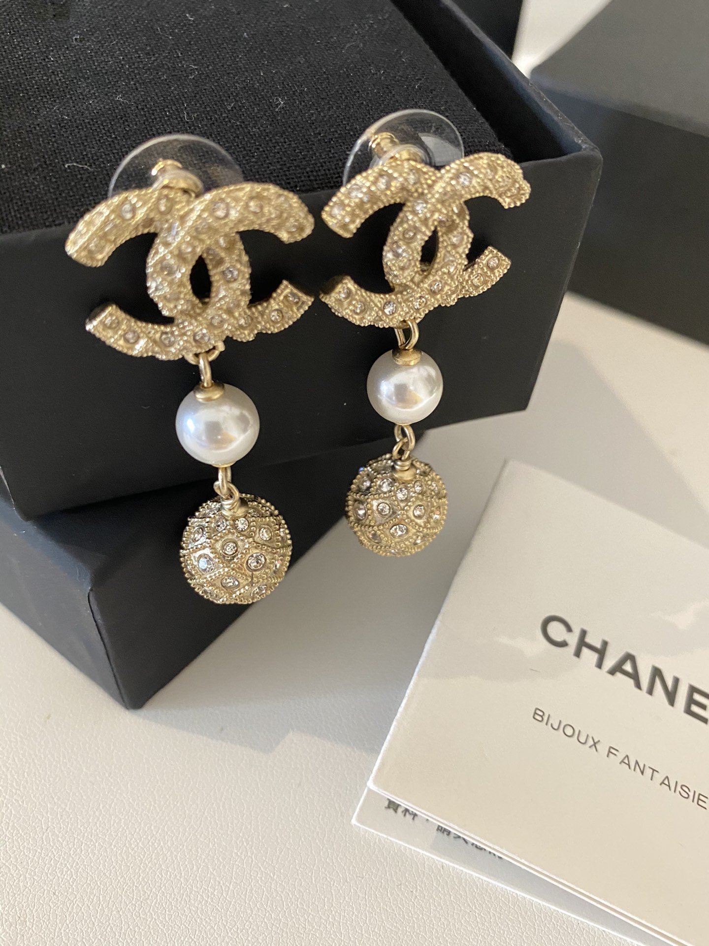 Chanel Basic Jewelry Pearl Inlaid