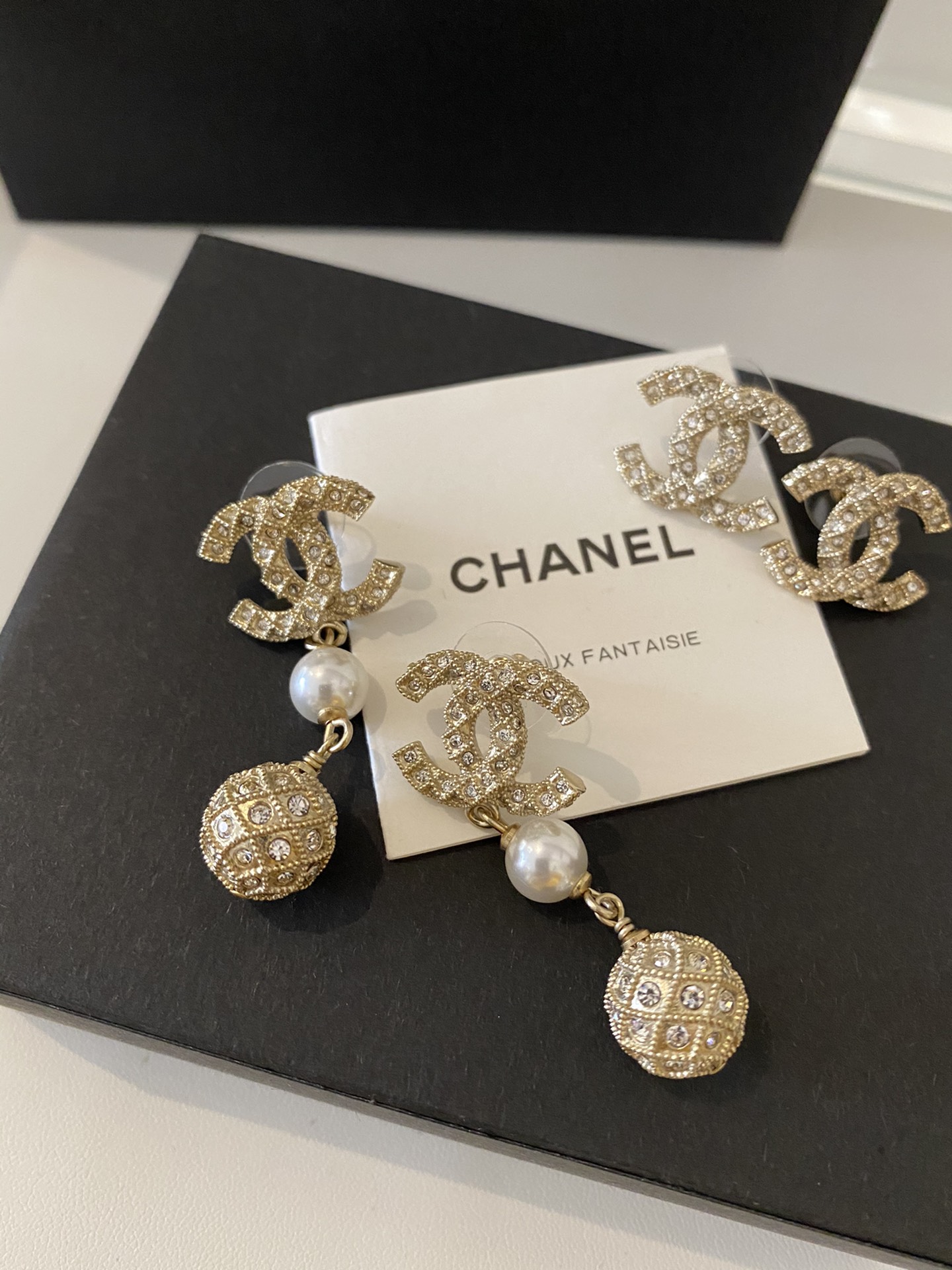 Chanel Basic Jewelry Pearl Inlaid