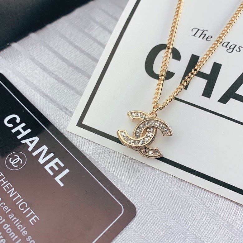 Chanel Necklace Gold