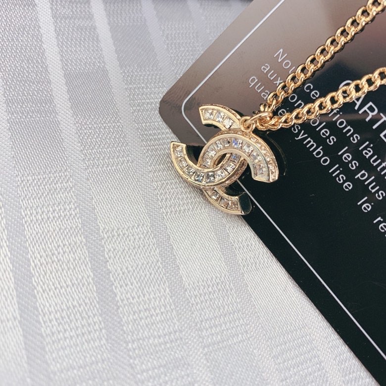 Chanel Necklace Gold